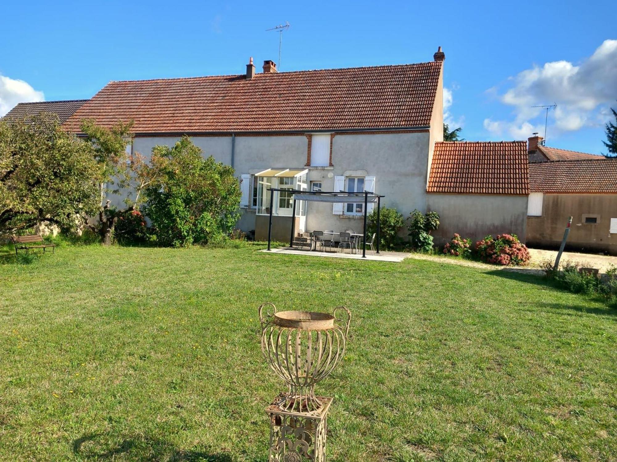 Gite Champetre A Mareau-Aux-Pres: Terrasse, Jardin, Et Confort Pour 6 Personnes - Fr-1-590-140 Exterior photo