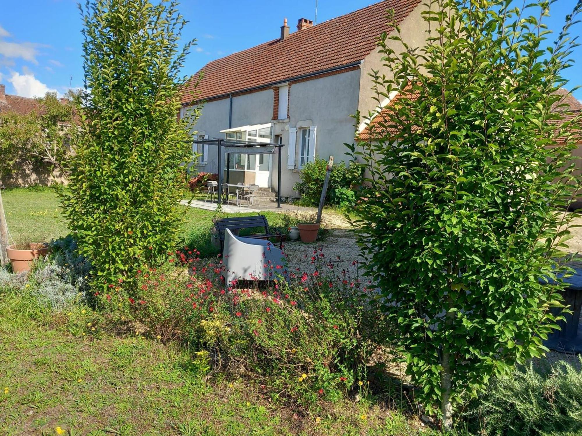 Gite Champetre A Mareau-Aux-Pres: Terrasse, Jardin, Et Confort Pour 6 Personnes - Fr-1-590-140 Exterior photo